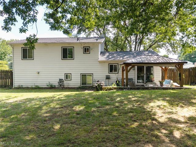 2664 Biscayne Drive, Akron, OH 44319