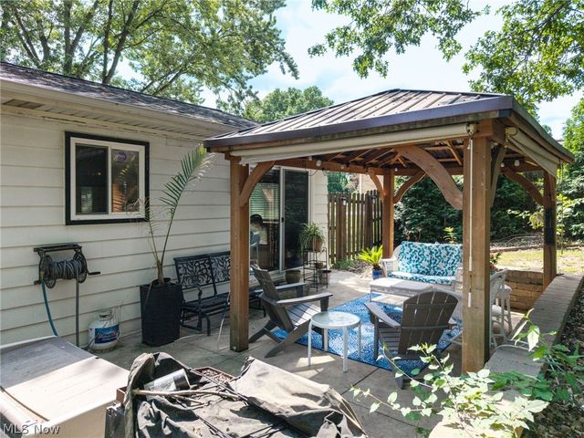 2664 Biscayne Drive, Akron, OH 44319