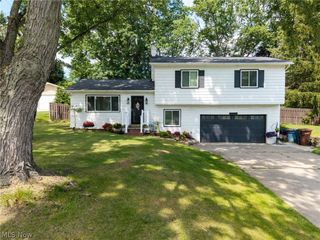 2664 Biscayne Drive, Akron, OH 44319