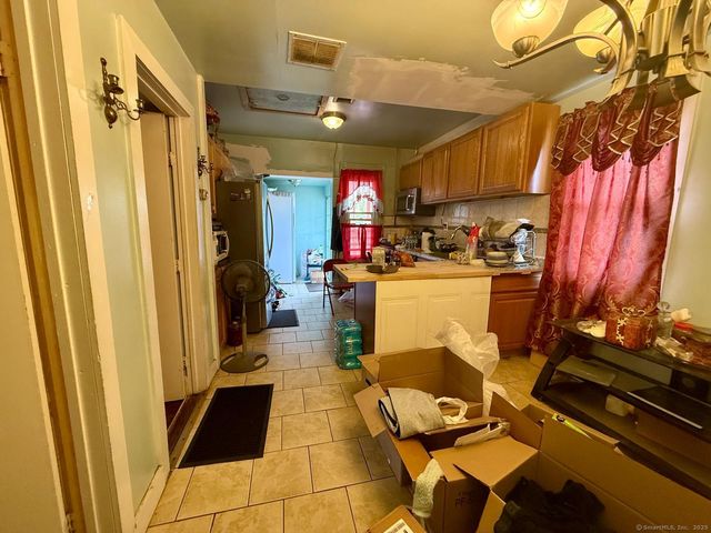 16 Willard Street, Waterbury, CT 06704
