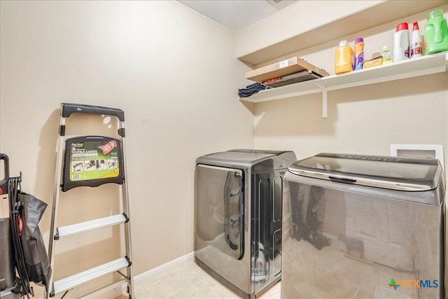 217 Adriana Lane, Hutto, TX 78634