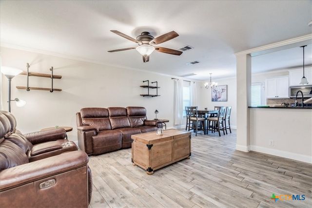 217 Adriana Lane, Hutto, TX 78634