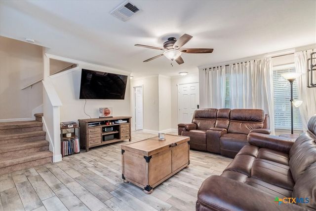 217 Adriana Lane, Hutto, TX 78634