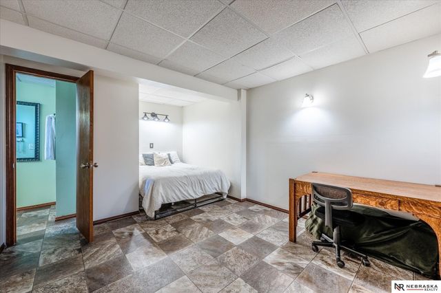 13918 Edna Street, Omaha, NE 68138