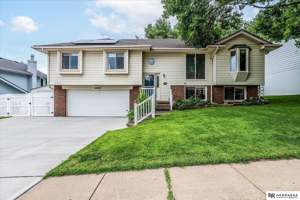 13918 Edna Street, Omaha, NE 68138