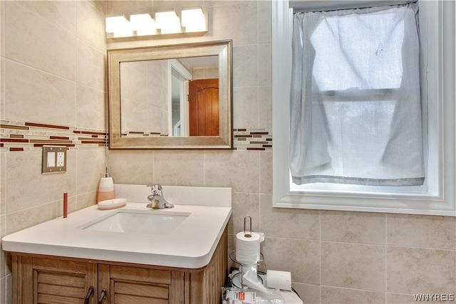 29 Churchill Street, Buffalo, NY 14207