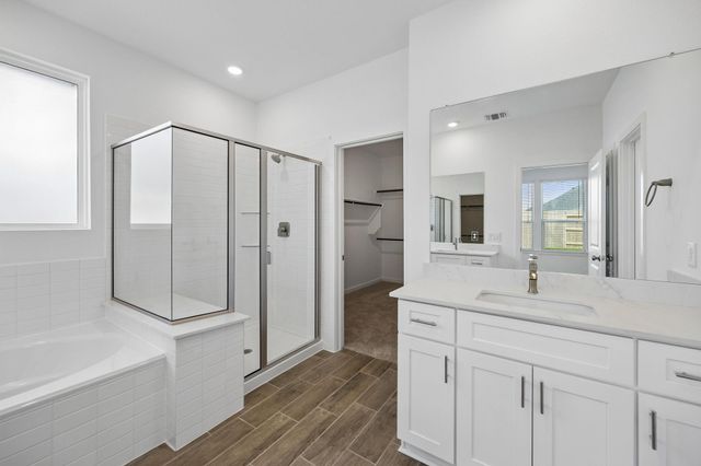 310 Ruby Ford Drive, Cove, TX 77523