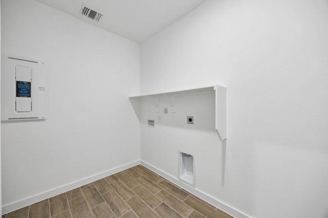 310 Ruby Ford Drive, Cove, TX 77523