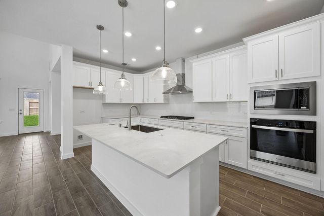 310 Ruby Ford Drive, Cove, TX 77523