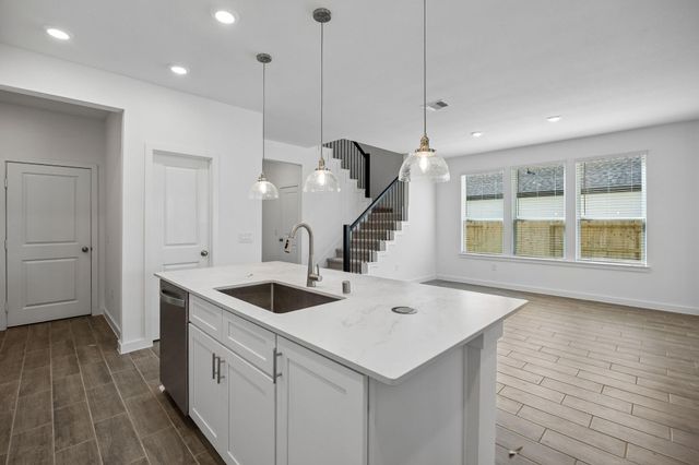 310 Ruby Ford Drive, Cove, TX 77523