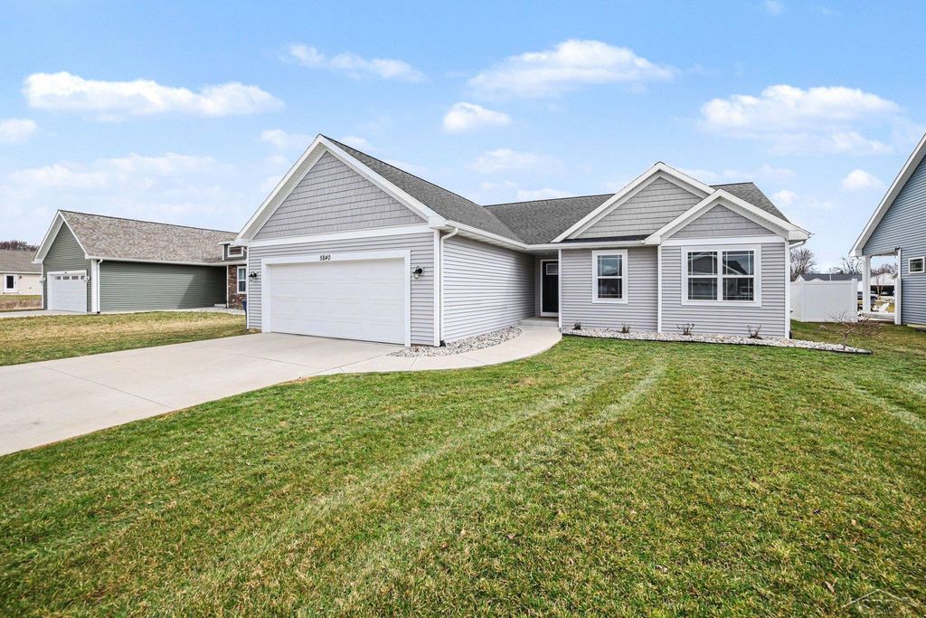 5840 Cotton Top Crest, Freeland, MI 48623