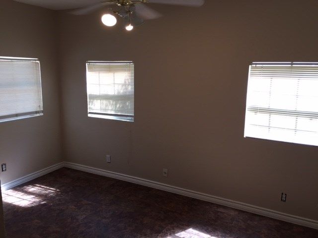 4905 Pershing Avenue, Fort Worth, TX 76107