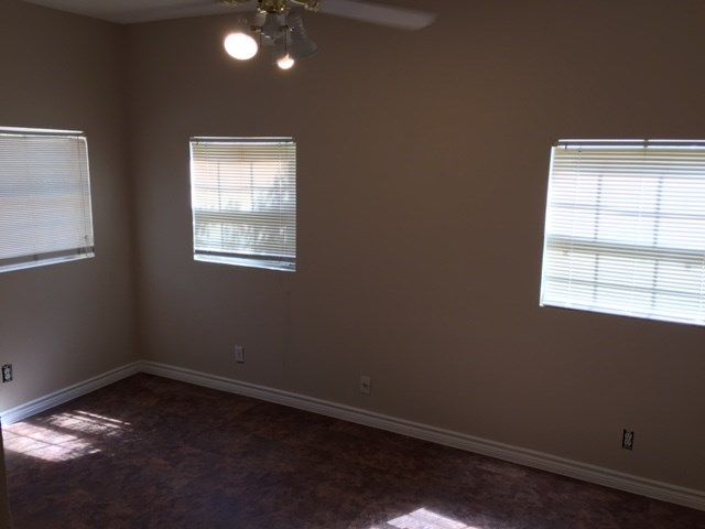 4905 Pershing Avenue, Fort Worth, TX 76107