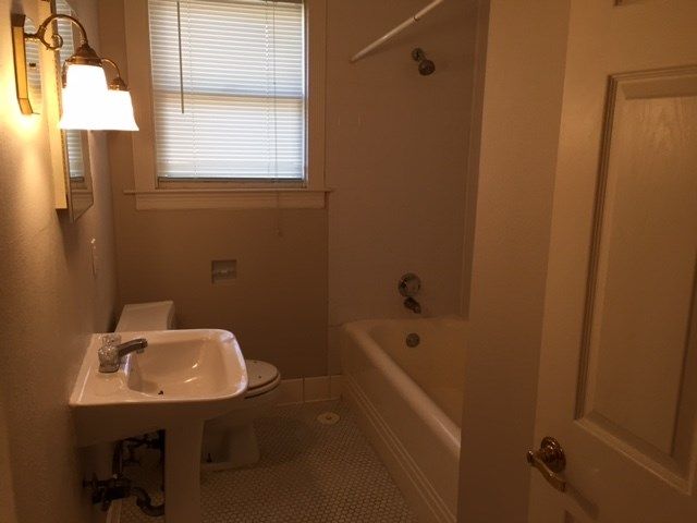 4905 Pershing Avenue, Fort Worth, TX 76107