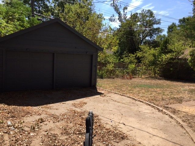 4905 Pershing Avenue, Fort Worth, TX 76107