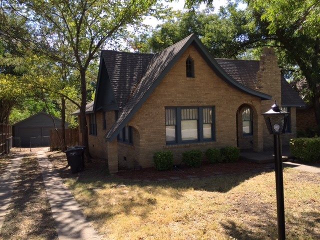 4905 Pershing Avenue, Fort Worth, TX 76107