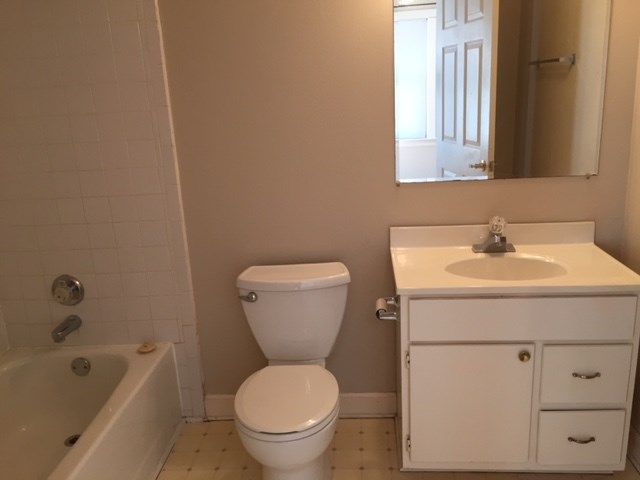 4905 Pershing Avenue, Fort Worth, TX 76107
