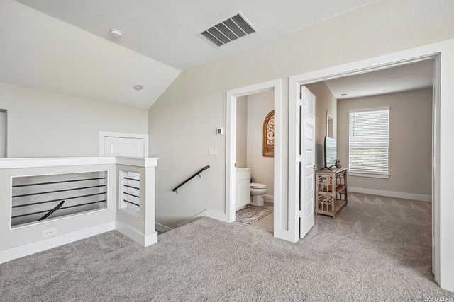 209 ENGLEWOOD LN, Castroville, TX 78009