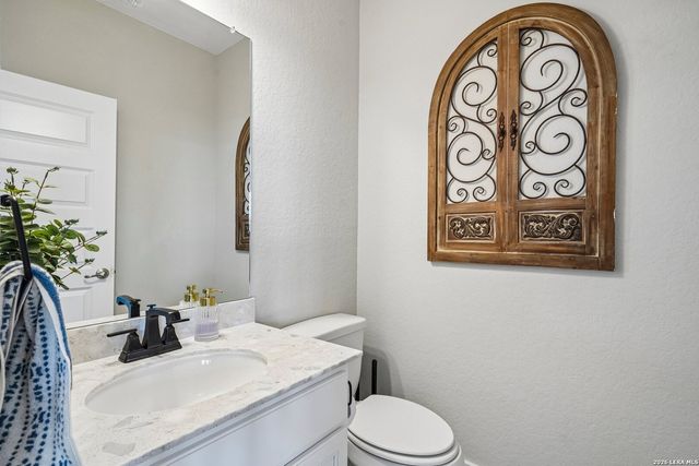 209 ENGLEWOOD LN, Castroville, TX 78009