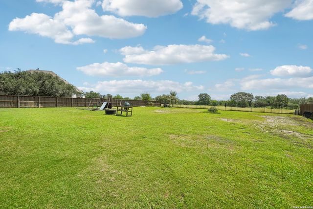 209 ENGLEWOOD LN, Castroville, TX 78009