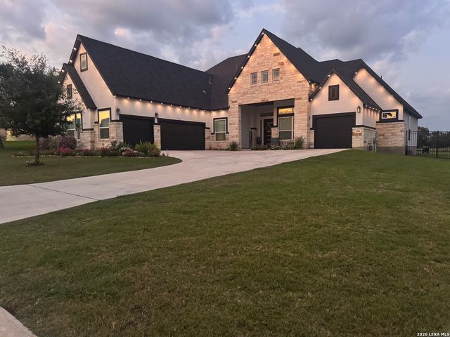 209 ENGLEWOOD LN, Castroville, TX 78009