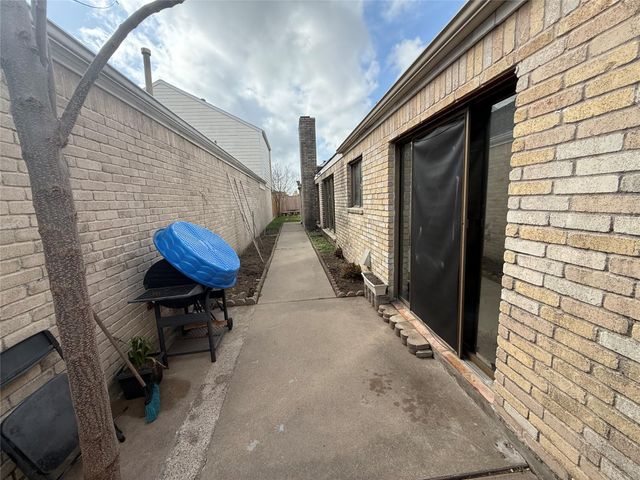 9603 Tarragon Lane, Houston, TX 77036