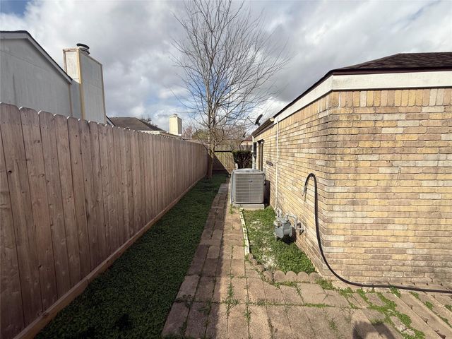 9603 Tarragon Lane, Houston, TX 77036