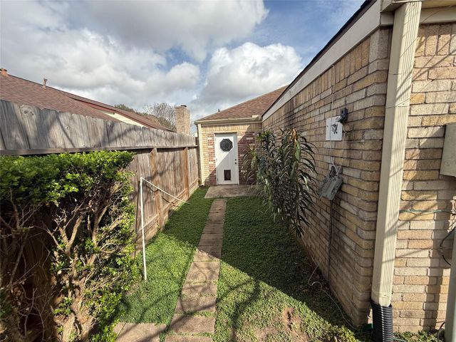 9603 Tarragon Lane, Houston, TX 77036