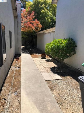 25 Pamplona, San Ramon, CA 94583