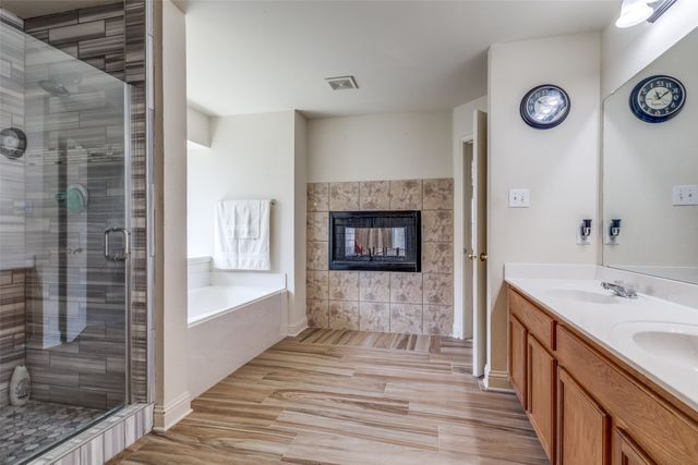 2512 Calico Rock Drive, Fort Worth, TX 76131