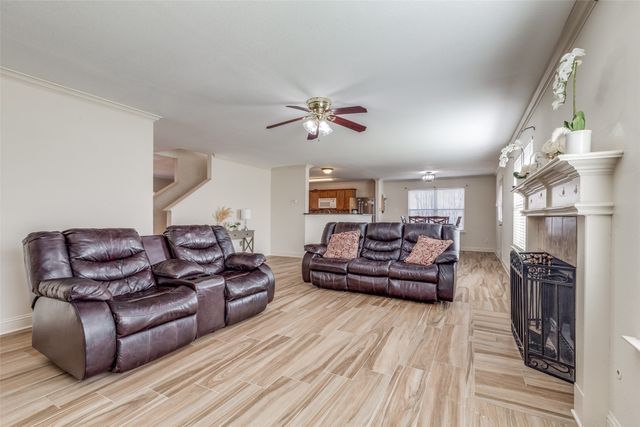 2512 Calico Rock Drive, Fort Worth, TX 76131