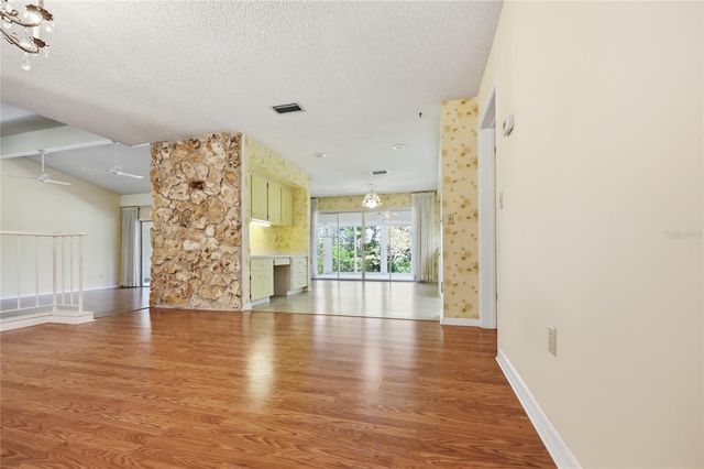 1352 ERROL PARKWAY, Apopka, FL 32712