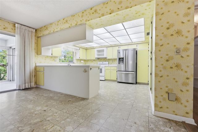 1352 ERROL PARKWAY, Apopka, FL 32712