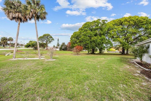 1673 SE Lyngate Drive, Port St. Lucie, Port St Lucie, FL 34952