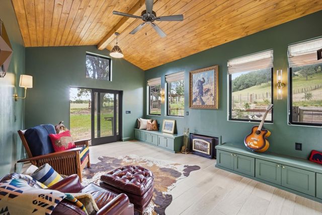 3150 Day Road, Gilroy, CA 95020