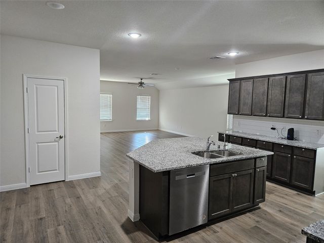 903 Emerald Gate Drive, Princeton, TX 75407