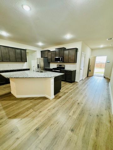 903 Emerald Gate Drive, Princeton, TX 75407