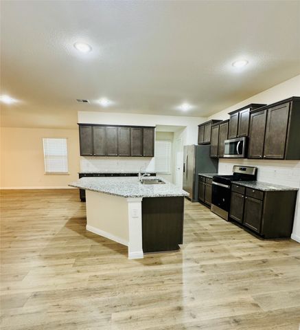 903 Emerald Gate Drive, Princeton, TX 75407