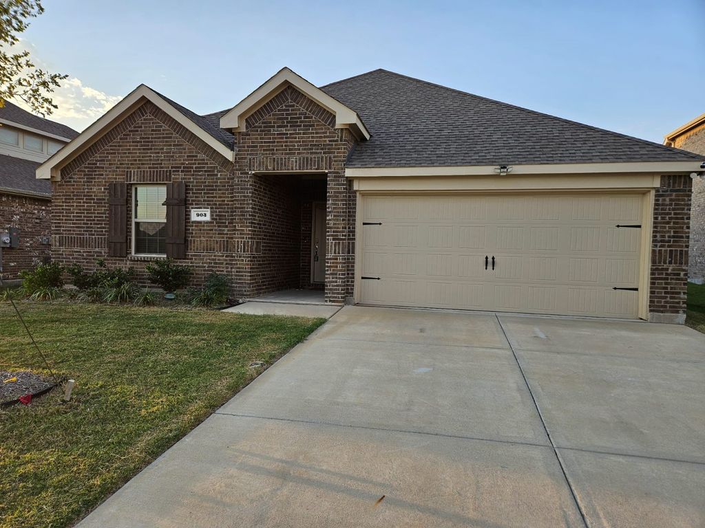 903 Emerald Gate Drive, Princeton, TX 75407