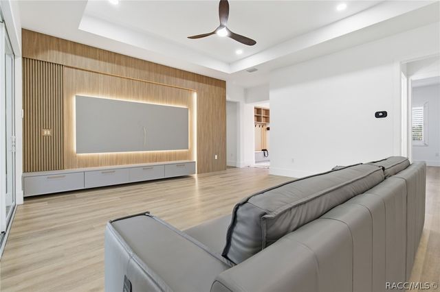 3889 W Hampshire Boulevard, Dunnellon, FL 34433