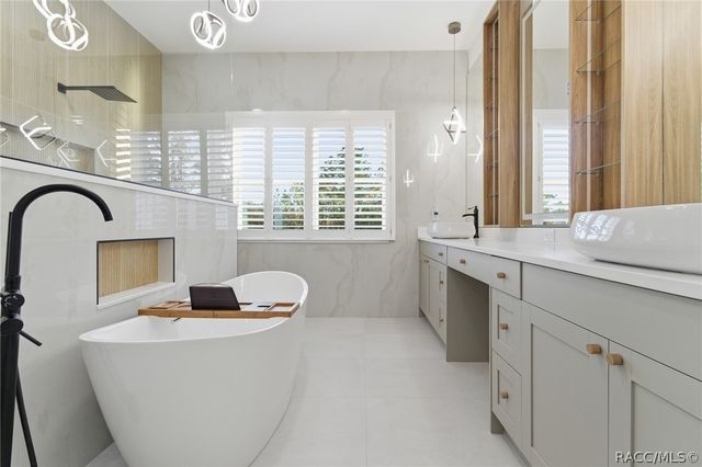 3889 W Hampshire Boulevard, Dunnellon, FL 34433