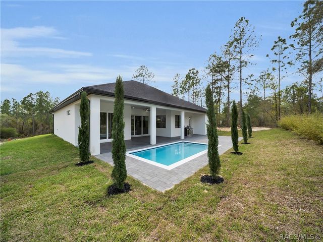 3889 W Hampshire Boulevard, Dunnellon, FL 34433