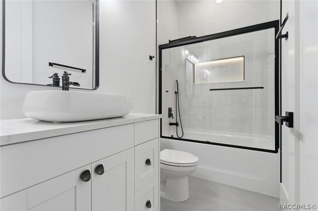 3889 W Hampshire Boulevard, Dunnellon, FL 34433