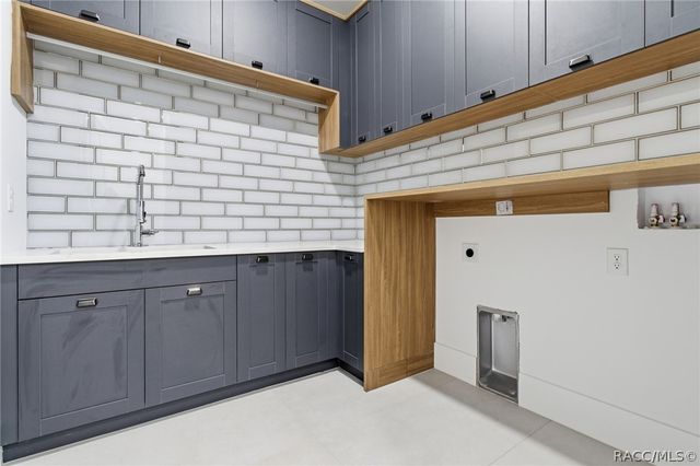 3889 W Hampshire Boulevard, Dunnellon, FL 34433