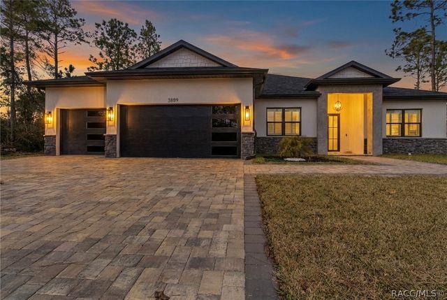 3889 W Hampshire Boulevard, Dunnellon, FL 34433