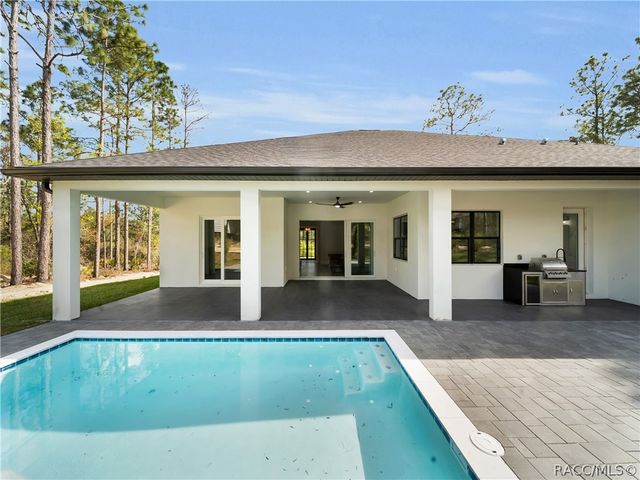 3889 W Hampshire Boulevard, Dunnellon, FL 34433