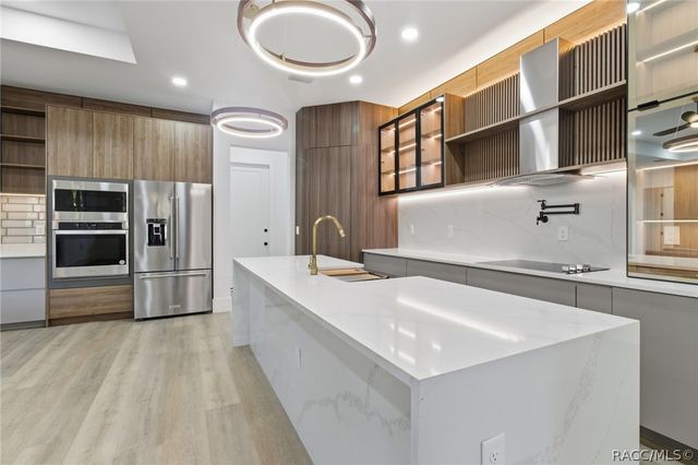 3889 W Hampshire Boulevard, Dunnellon, FL 34433