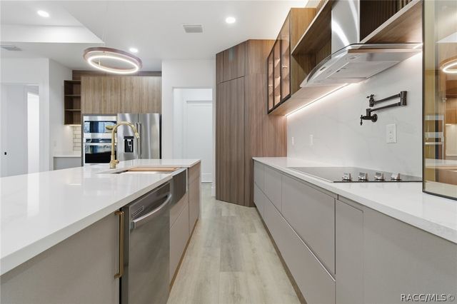 3889 W Hampshire Boulevard, Dunnellon, FL 34433