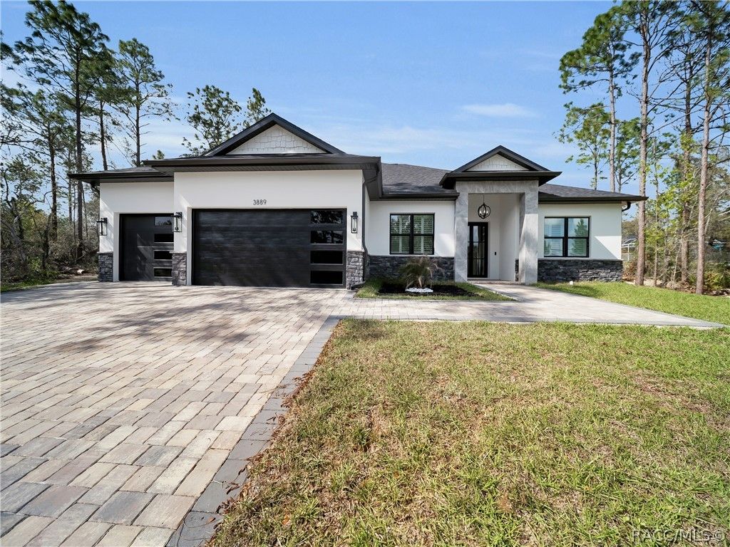3889 W Hampshire Boulevard, Dunnellon, FL 34433