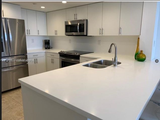 2555 Collins Ave 506, Miami Beach, FL 33140